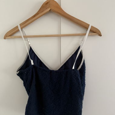 Top in pizzo blu scuro