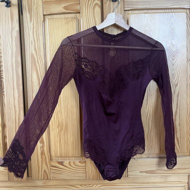 Great burgundy mesh top!