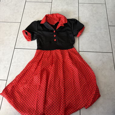 Punktiertes Damenkleid schwarz-rot