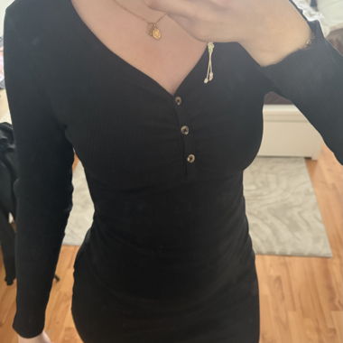 Black ribbed long-sleeve dress