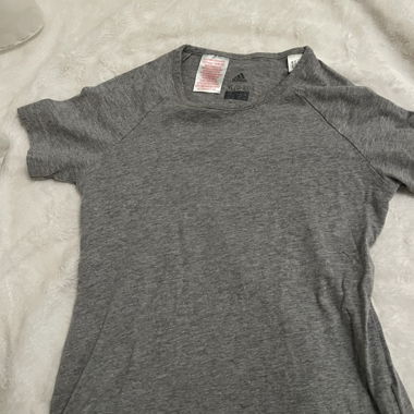 Adidas sport Shirt hellgrau 