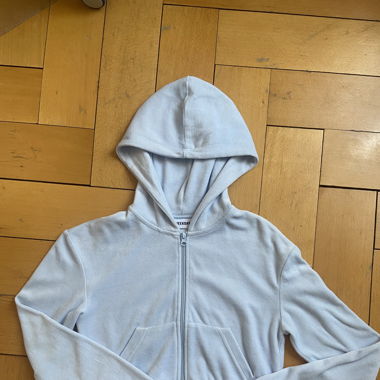 Babyblaue samt Jacke (cropped)