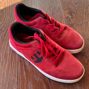 etnies marana red leather sneakers