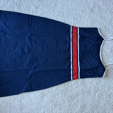 Blaues Sommerkleid mit Streifen