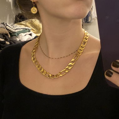 Gold pleated necklace