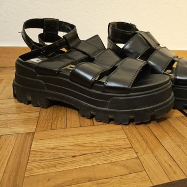 Buffalo Platform Sandlals 