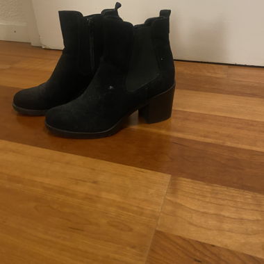 Schwarzer Absatzschuh 