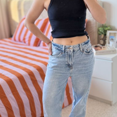 Weite High-Waist Jeans ZARA