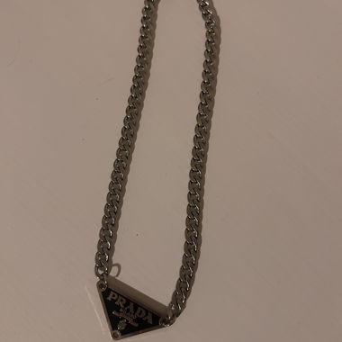 Collana Prada in acciaio inossidabile