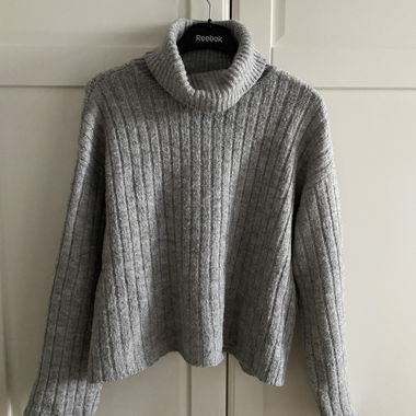 Pull à col roulé gris