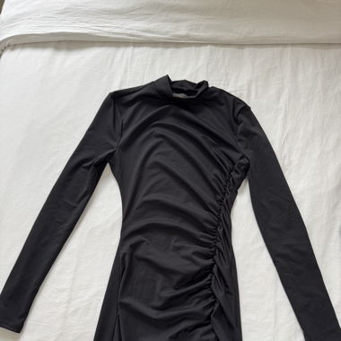 Robe dos nu noir 