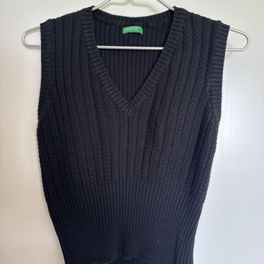 Black sleeveless sweater