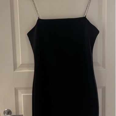 Süsses schwarzes Kleid 