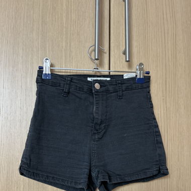 Short noir 