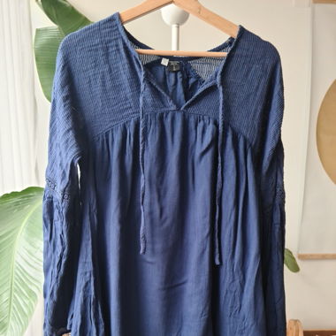 Langärmeliges Kleid