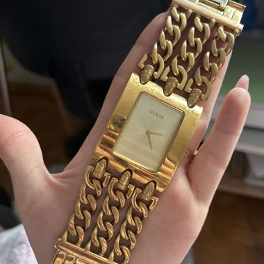 Guess-Uhr