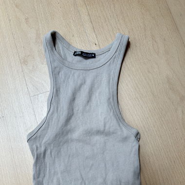 zara tanktop