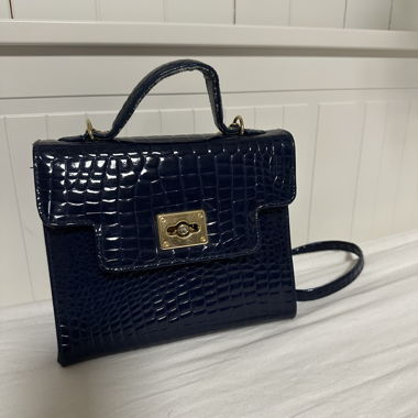 Borsa in pelle verniciata vintage blu scuro