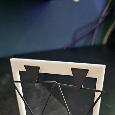 Schwarze geometrische Ohrringe