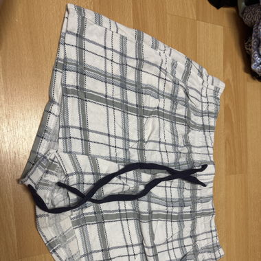Kurze karierte Hose