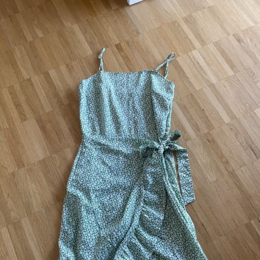 Green flowery summer dress