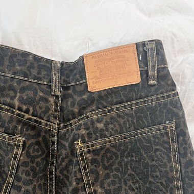 leoparden muster jeans