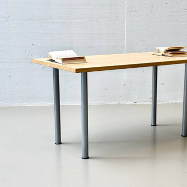 Klassischer Schreib- und Arbeitstisch, furniert 