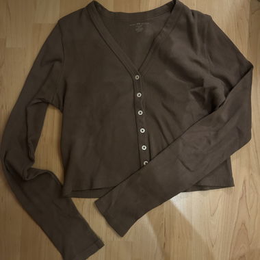 Braune Ripp-Cardigan mit Knopfleiste