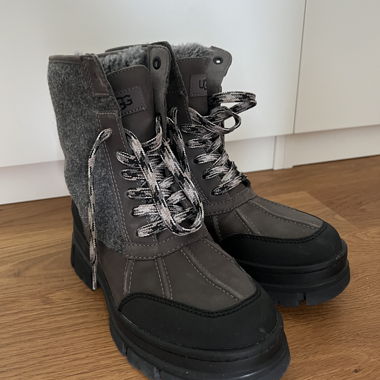 Ugg Winter Shoes