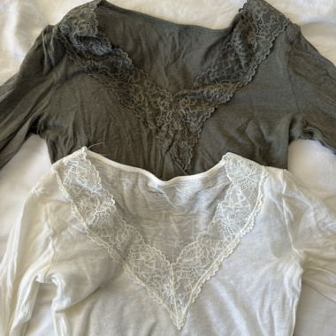 Spitzenshirts mit V-Ausschnitt, 2er-Set