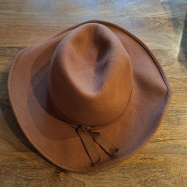 Cappello di feltro marrone