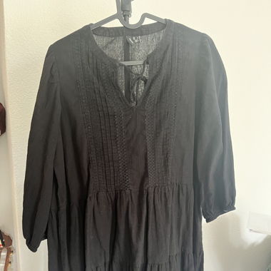 schwarzes Baumwollkleid