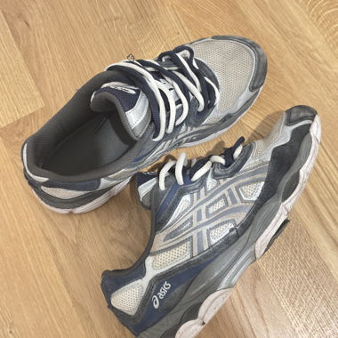 Asics Sneakers