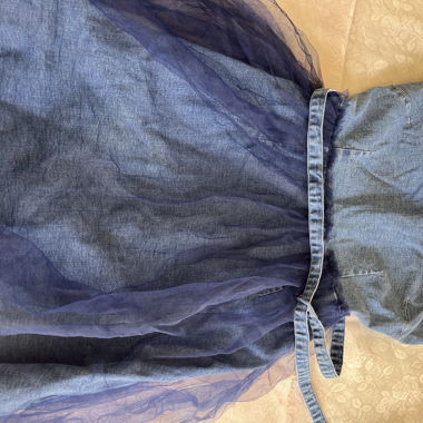 Jeanskleid mit Tüll