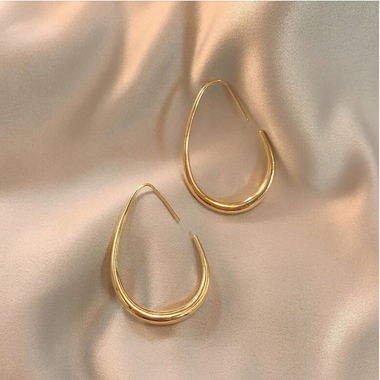 gold earrings