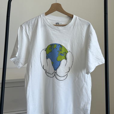UNIQLO KAWS T-Shirt White