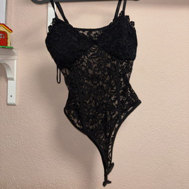 Body in pizzo nero