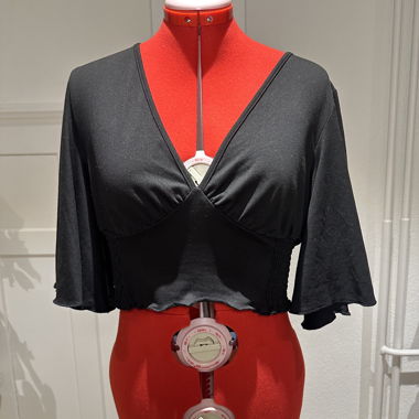 Schwarzes Crop-Top mit V-Ausschnitt