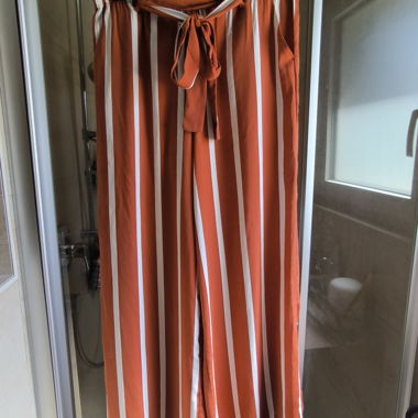 Pantaloni ampi a righe PIECES