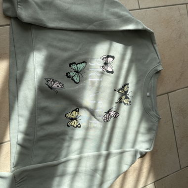 Sweatshirt avec papillons