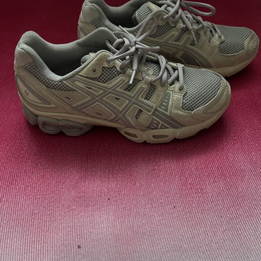 ASICS Sneakers