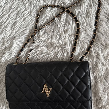 Black chain shoulder bag