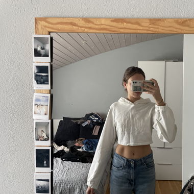 Short hoodie 