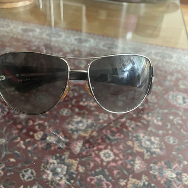 Lunettes de soleil Prada