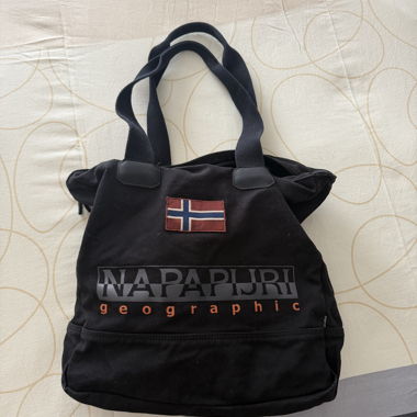 NAPAPIJRI BAG / MEASUREMENTS 34X35 CM