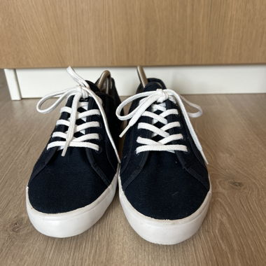 Baskets en toile bleu marine 