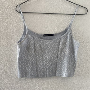 blaues croptop mit blumen brandy melville