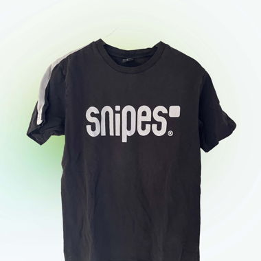 snipes T-shirt