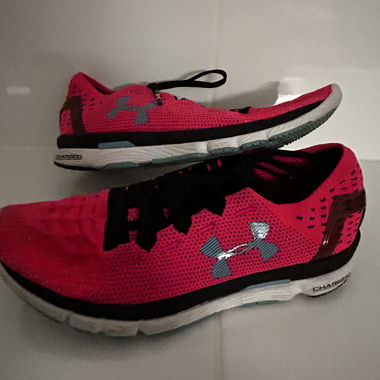 Under Armour running shoes 38.5