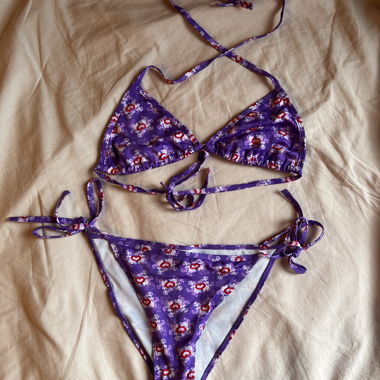 Bikini a vita bassa anni '90 con stampa a cuori